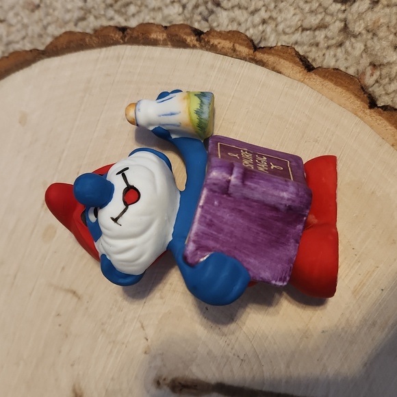Wallace & Berrie Porcelain Papa Smurf with Purple Book Figurine 1982 - Picture 5 of 7